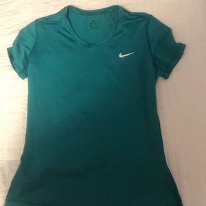 Nike Pro, Dry-fit tee